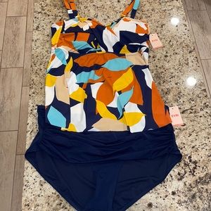Tankini top and bottoms